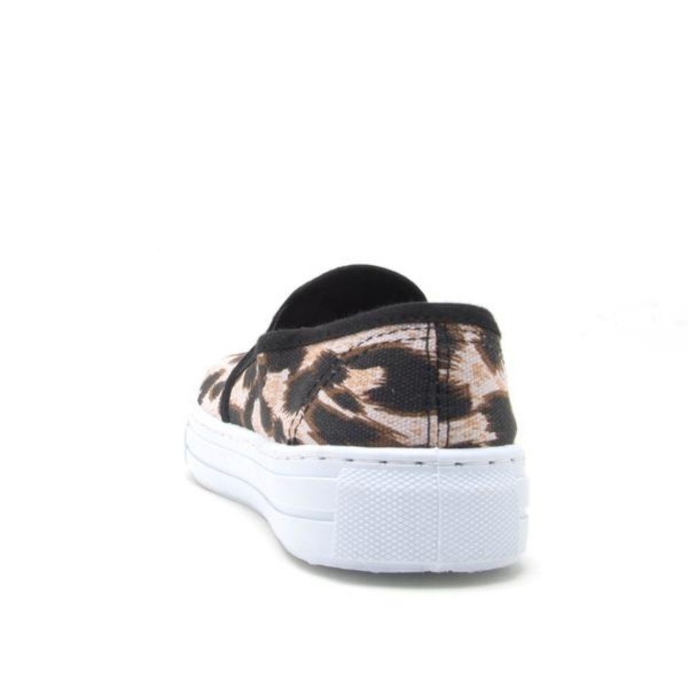 LAST ONE! Leopard/cheetah print slip on sneakers - Picture 7 of 7